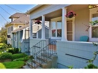 Building Photo - Furnished Top-Floor Duplex in Bremerton | ...