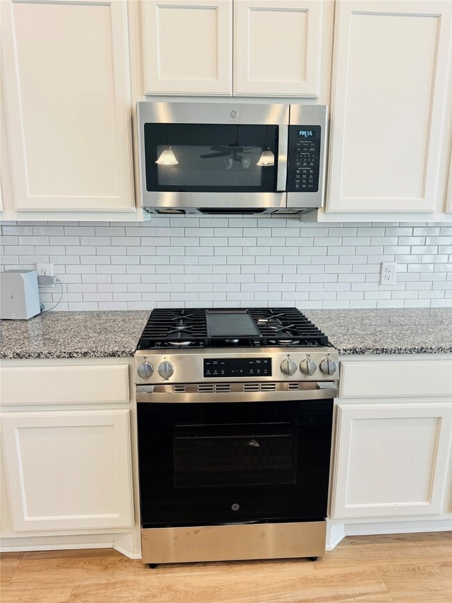 Building Photo - 13018 Laura Lake Dr