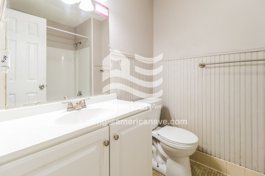 Building Photo - 2 Regency Ct