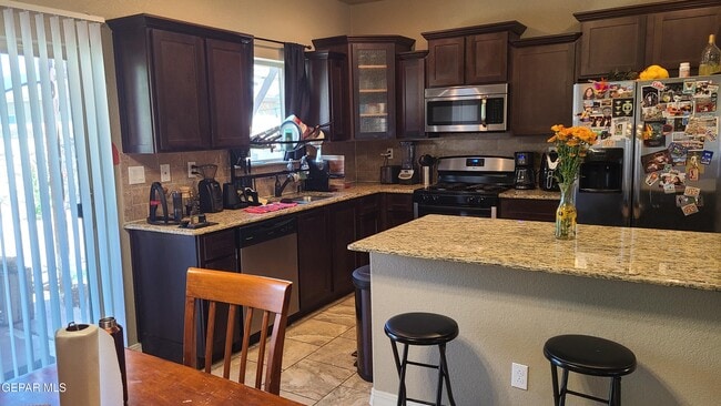 Building Photo - 3893 Loma Brisa Dr