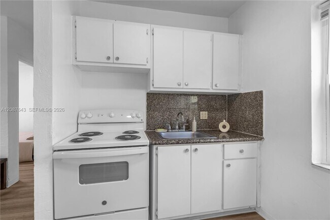 Building Photo - 180 NE 68th St
