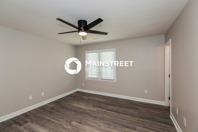 Building Photo - 3 Bedroom Pet-Friendly Home in MINT HILL, NC with Main Street Renewal