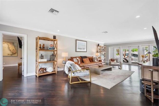 Building Photo - 331 Lido Dr