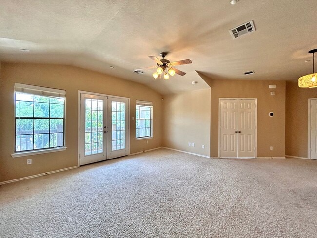 Building Photo - 1310 W Parmer Ln