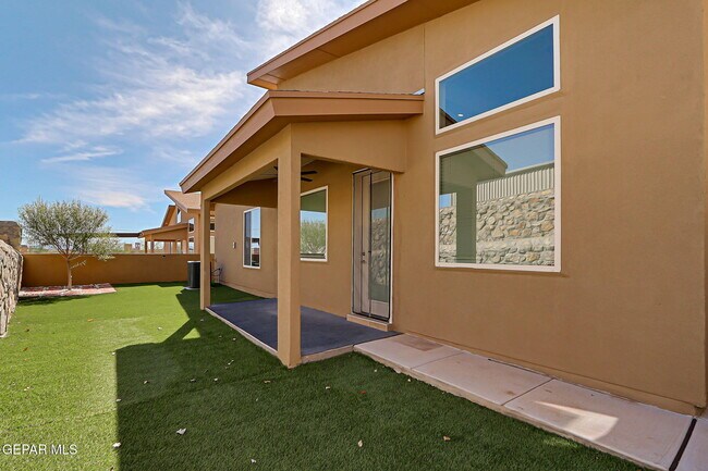 Building Photo - 1031 Vinton Ave