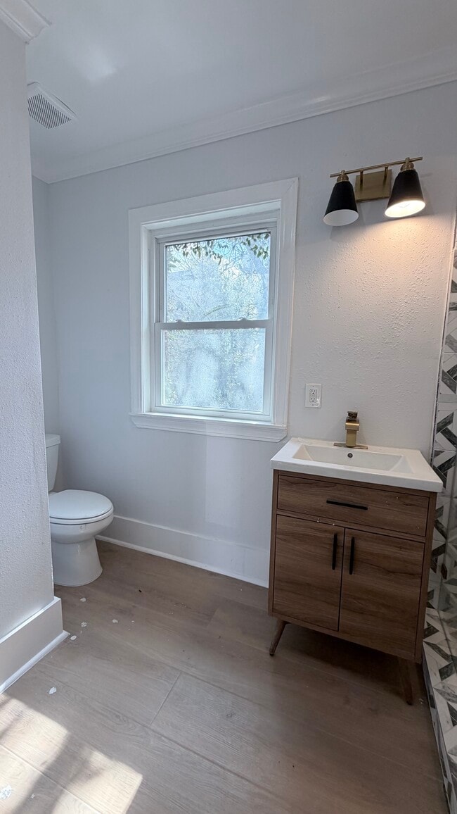 Building Photo - 4330 Coyle St