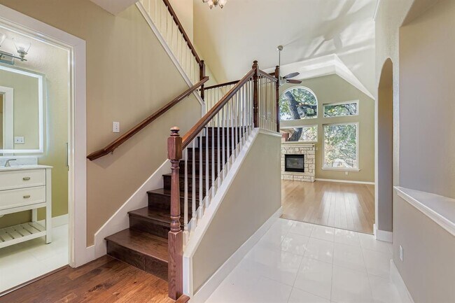 Building Photo - 1028 Horseback Hollow