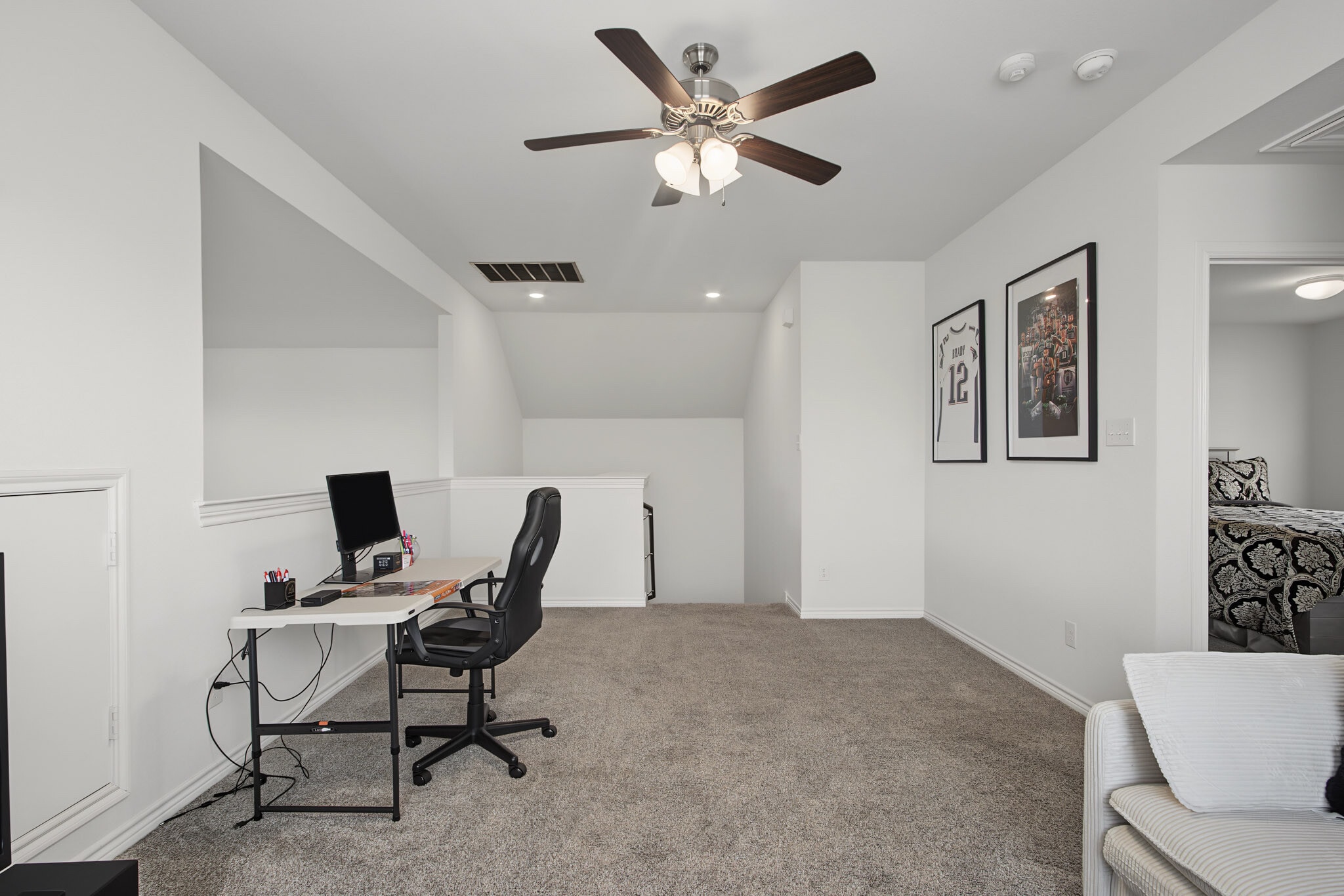 Building Photo - Room in House on Gallop Dr