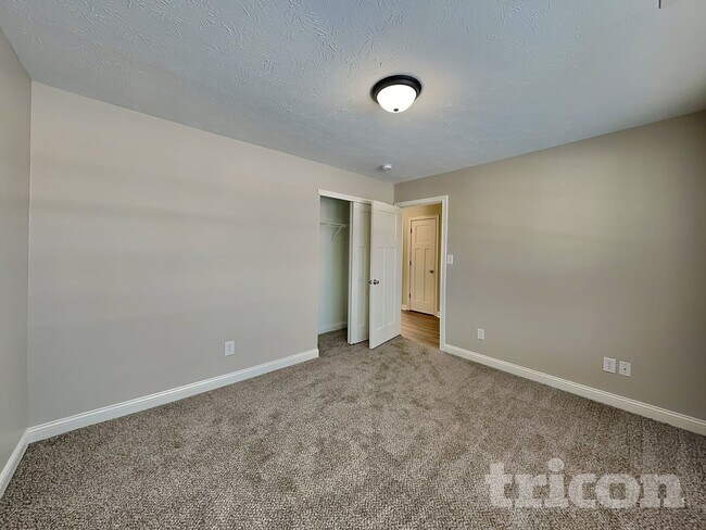 Building Photo - 3345 Deerbrook Dr