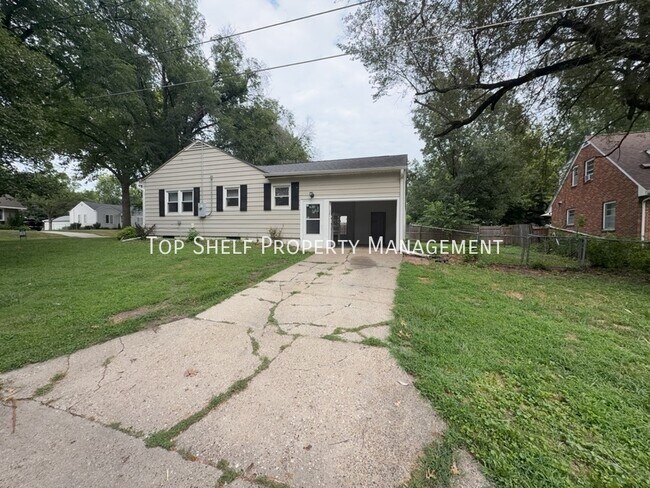 Building Photo - 5620 College Ave