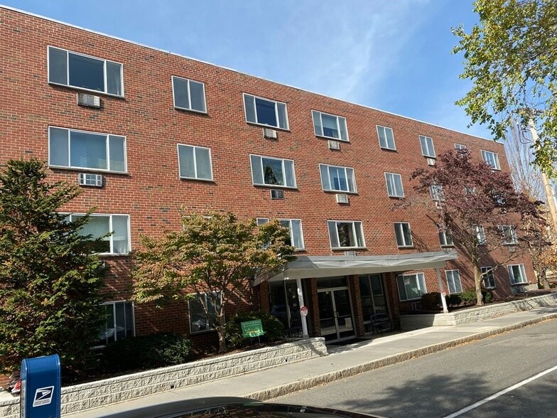 Primary Photo - 50 Green St