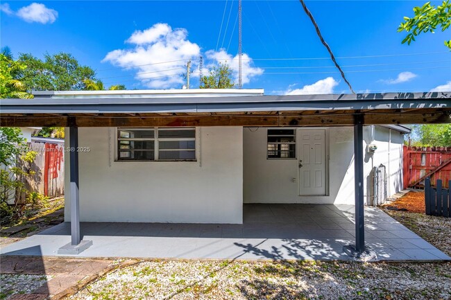 Building Photo - 3494 SW 56th Ave