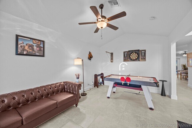 Building Photo - 2400 Seaford Dr