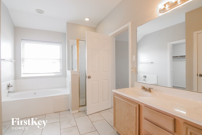 Building Photo - 6605 Sandgate Dr
