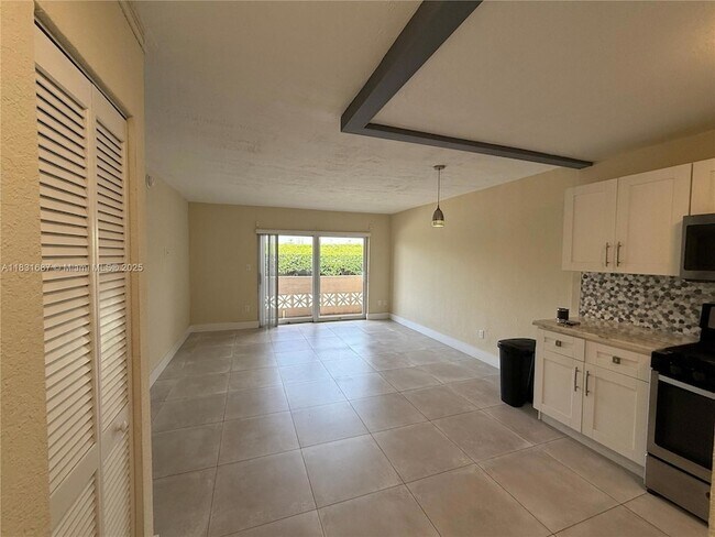 Building Photo - 14500 SW 88th Ave