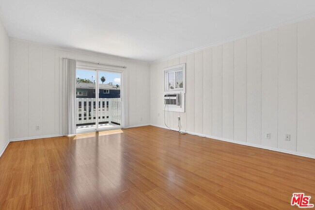 Building Photo - 14721 Sylvan St