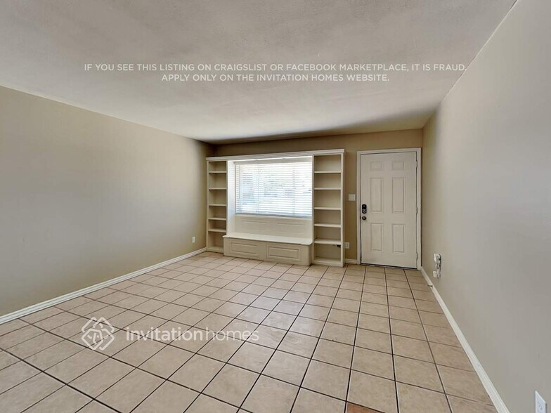 Building Photo - 4122 W Echo Ln