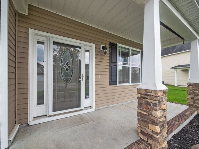 Building Photo - 4 Bedroom Home in Carolina Plantations!