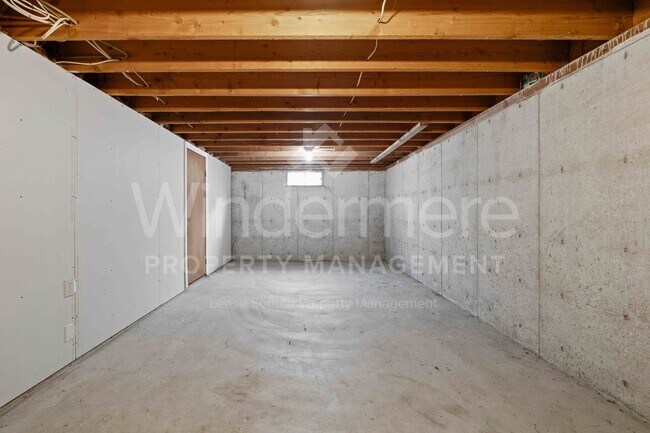 Building Photo - 906 S McDonald Rd