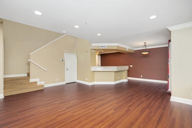 Building Photo - Modern Comfort in a Prime Location – 2BR Townhome with Garage & Community Amenities