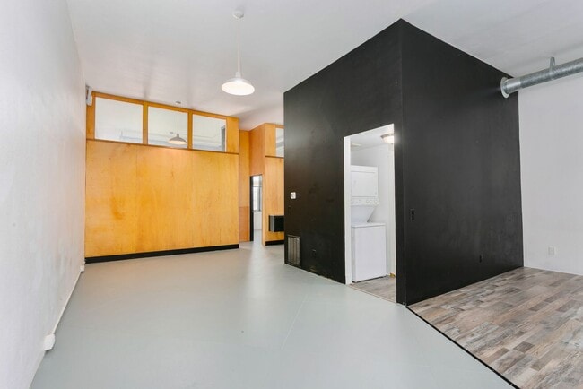 Building Photo - 5240 S Tacoma Way