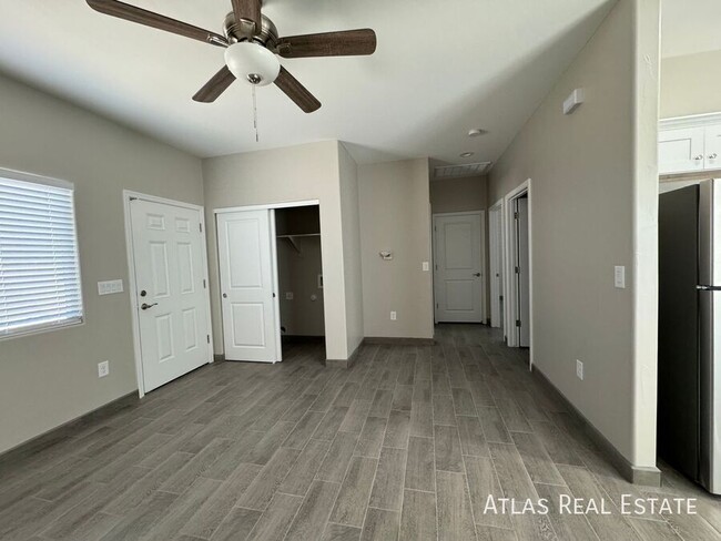 Building Photo - Brand New Duplex with move in special! 2be...