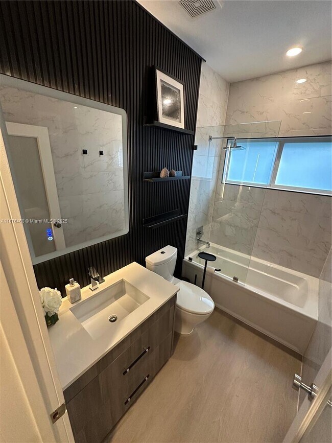 Building Photo - 7700 Coquina Dr