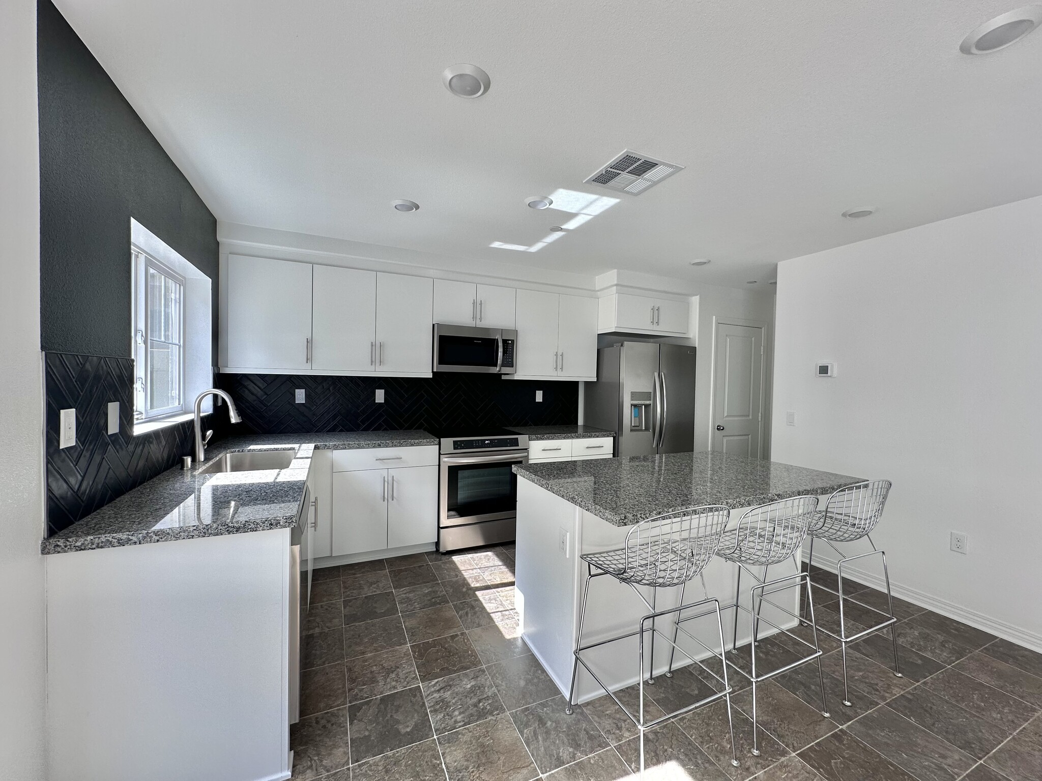 Kitchen - 7108 Olive Grove St