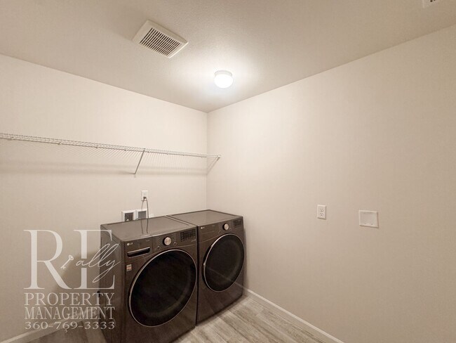 Building Photo - 10352 Chimes Pl NW