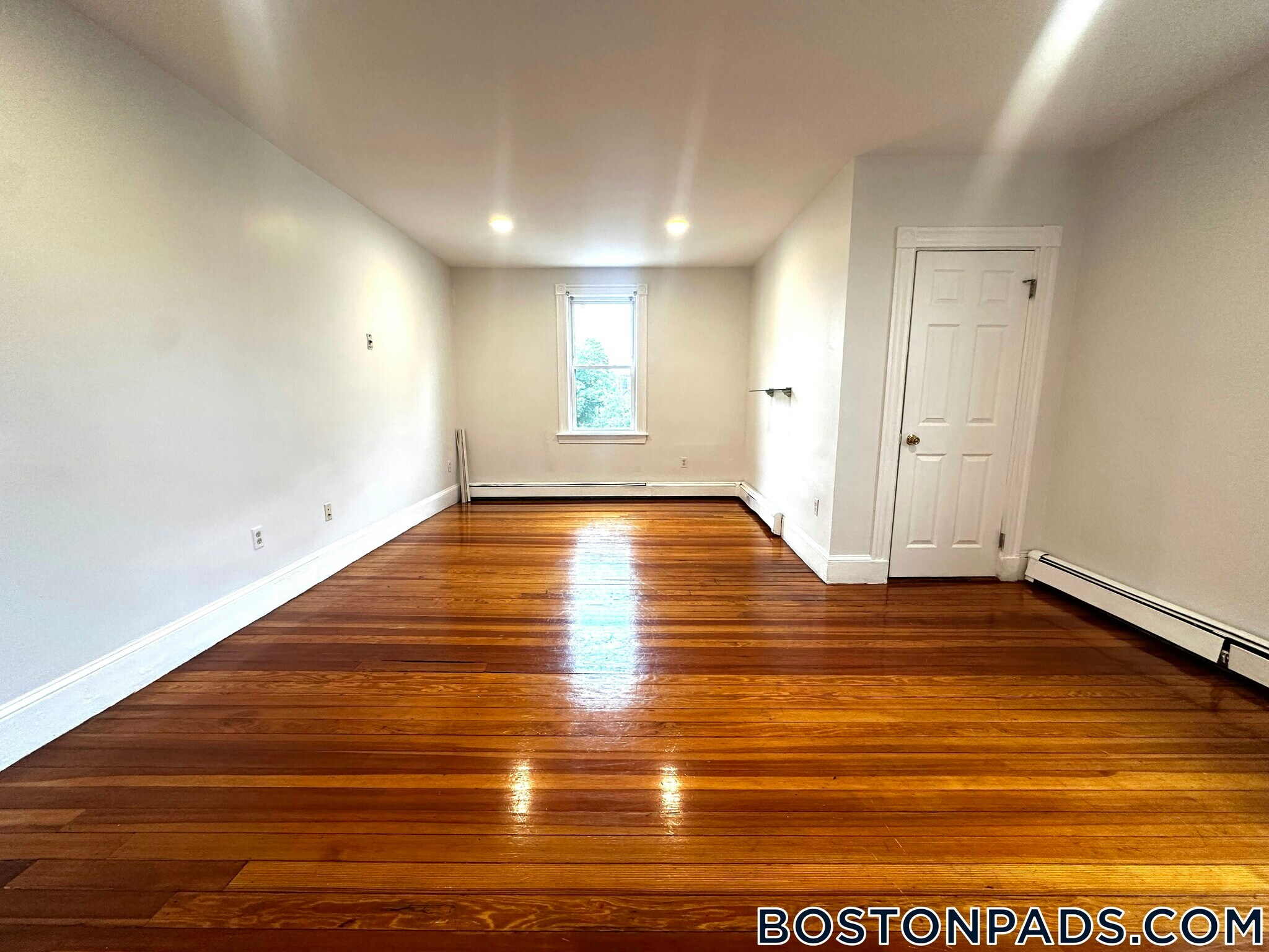 Building Photo - 30 Humphreys Pl