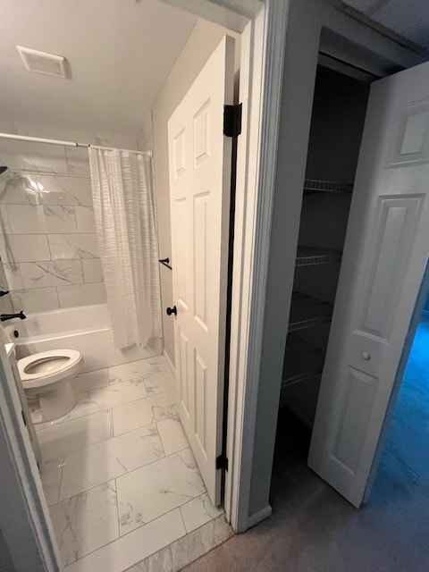 bathroom 1 - 207 Cross Pointe Ct