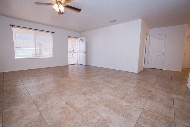 Building Photo - Beautiful Patio Home! 3 Bedrooms, 2 Bath, Split Floor Plan, Central A/C with 2 Car Garage