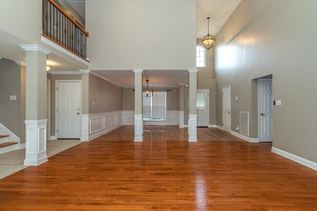 Building Photo - 1100 Winterberry Ln