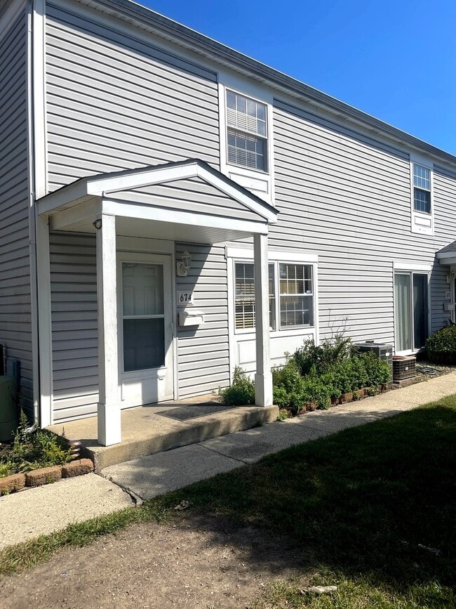 Building Photo - 674 Cleo Ct