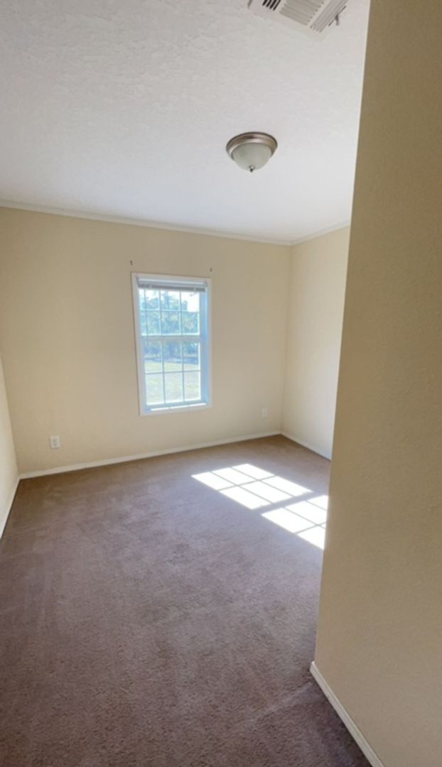 Building Photo - 4 bed/2 bath mobile home