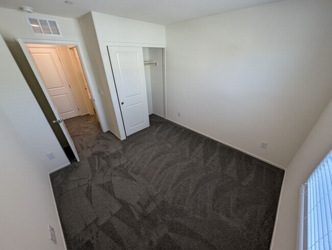 Building Photo - 6153 Aster Gdn St