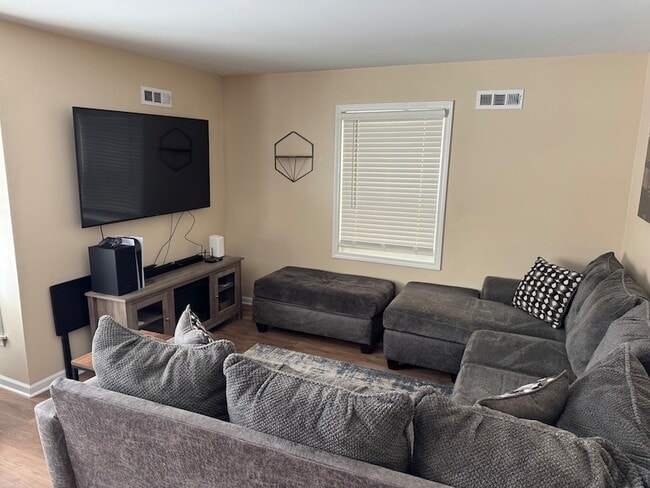 Building Photo - 2524 W 109th Pl