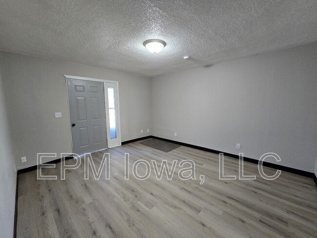 Building Photo - 1125 N Barclay St