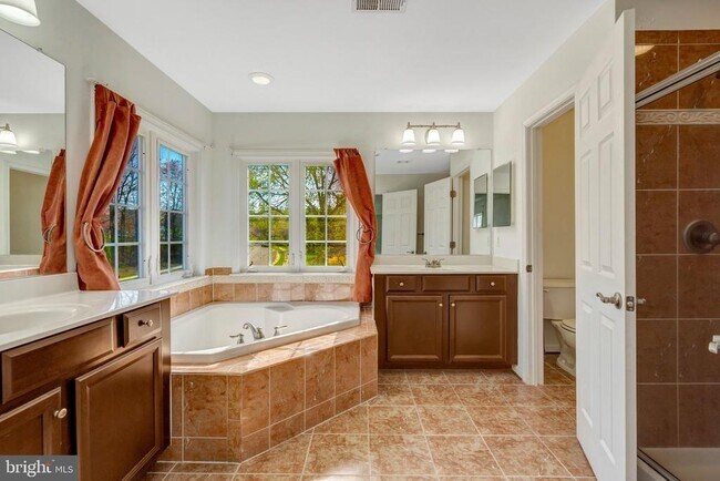 Building Photo - 9001 Merlot Ct