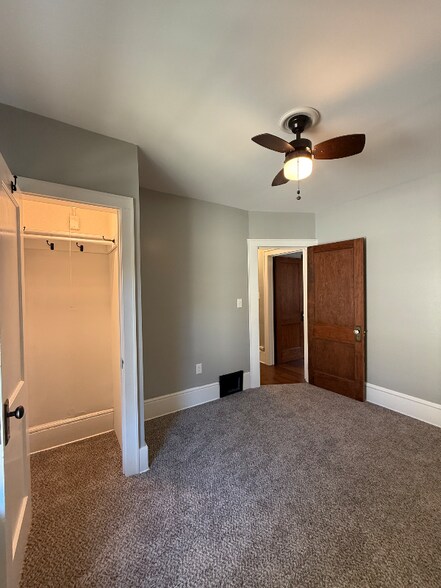 Building Photo - 825 Avon St