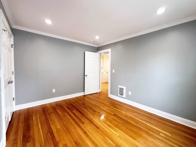 Building Photo - 826 Black Rock Tpke
