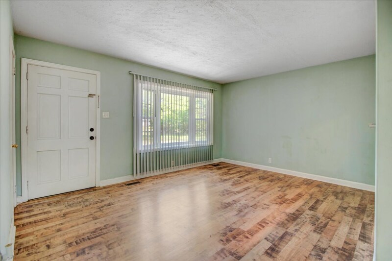 Building Photo - 1506 Boyette Dr