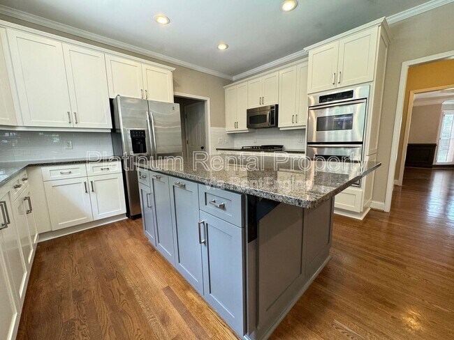 Building Photo - 830 Eden Green Ct