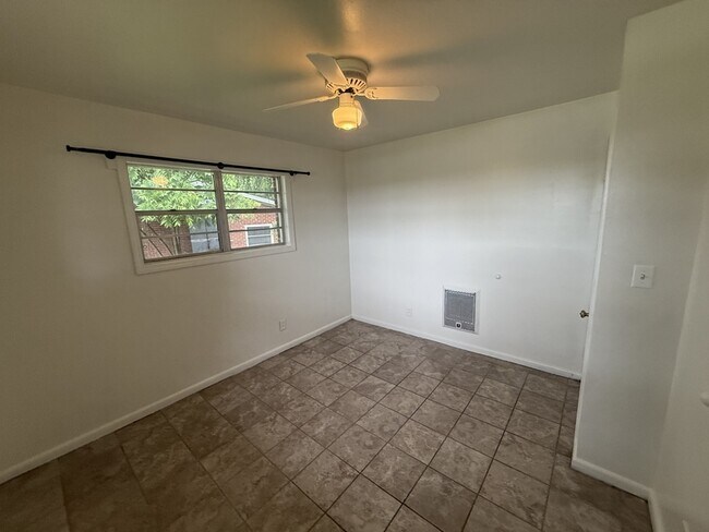 Building Photo - 903 Collinwood Ave