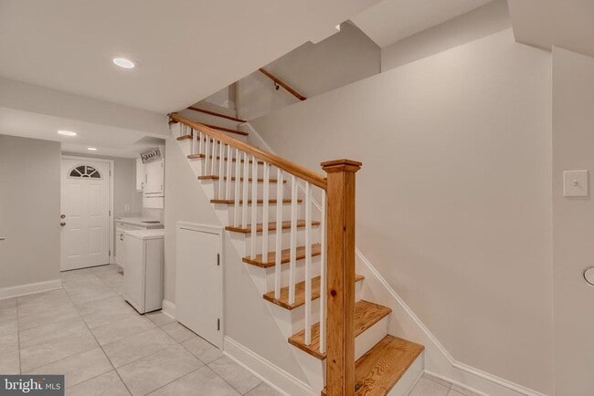 Building Photo - 3714 17th St NE