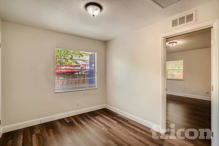 Building Photo - 4926 Haines Rd N