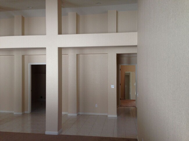 Building Photo - California Springs