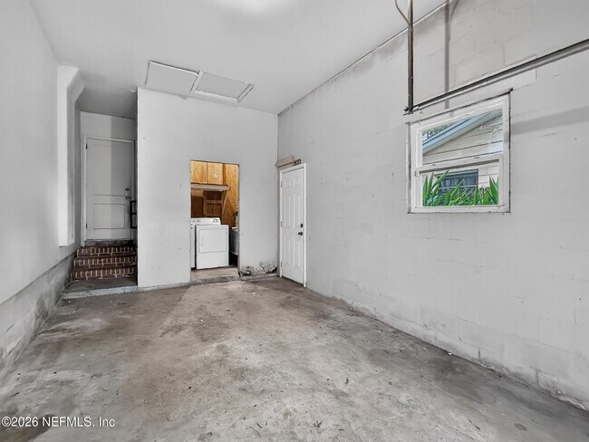 Building Photo - 6306 Romilly Dr