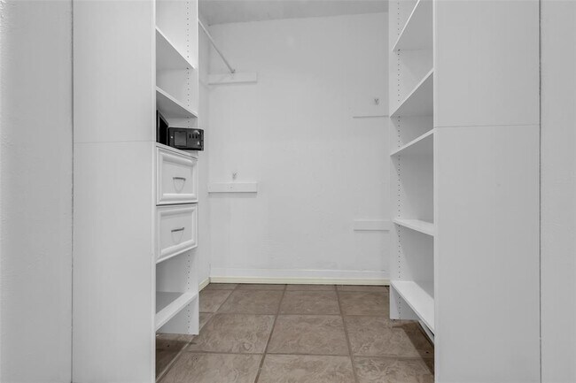Building Photo - 15830 Pipers View Dr