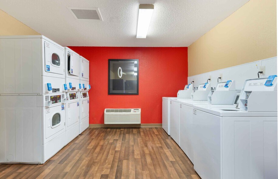 Building Photo - Furnished Studio-Minneapolis - Airport - E...